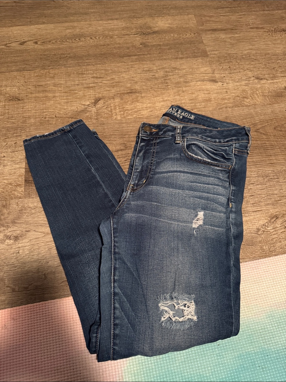 American Eagle Outfitters Women's Dark Blue Distressed jeggings